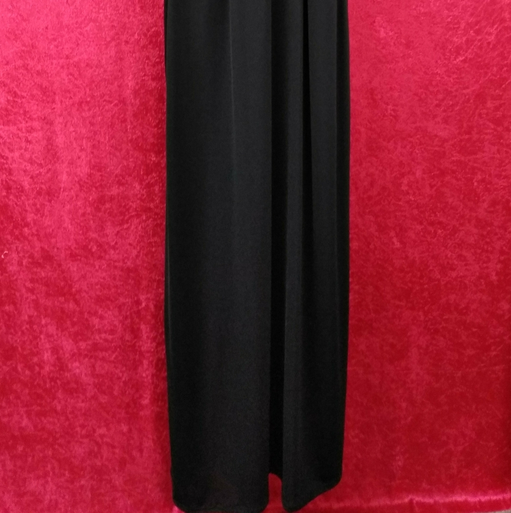 Dresses - Picture 3 of 3